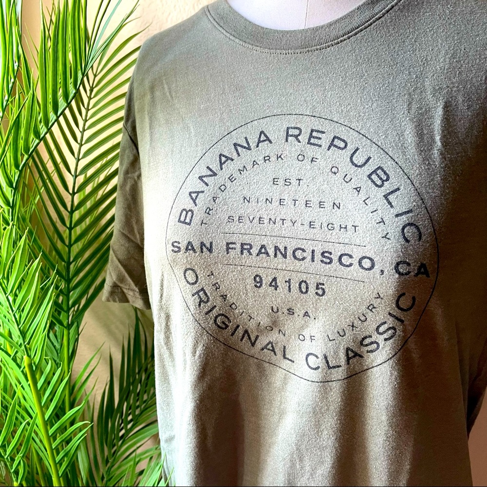 Banana Republic Logo T shirt